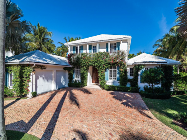 Luxury Vacation Residence in Palm Beach - Steps to Beach with Fire Place & Pool